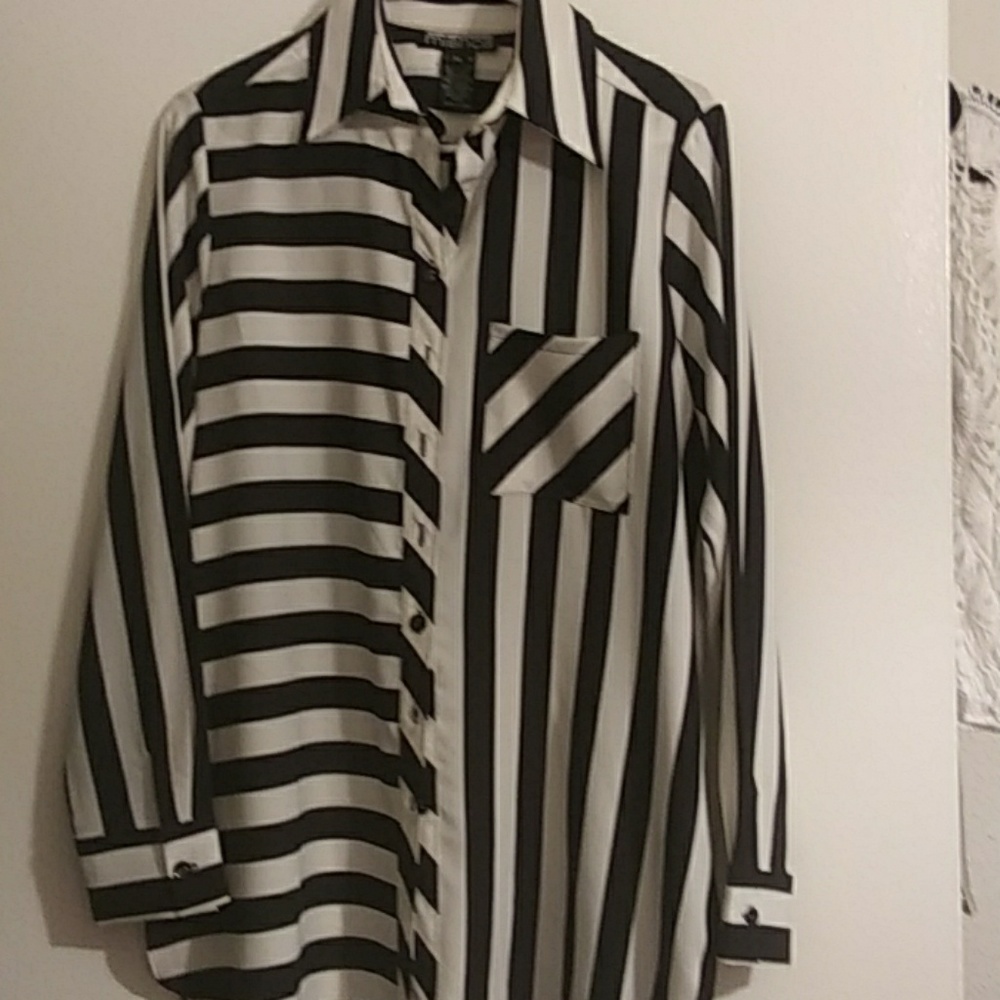 Sriped black and white blouse